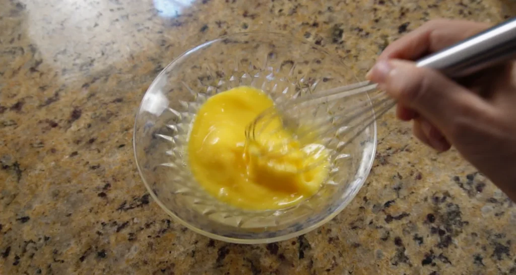 ovos batidos com um fouet