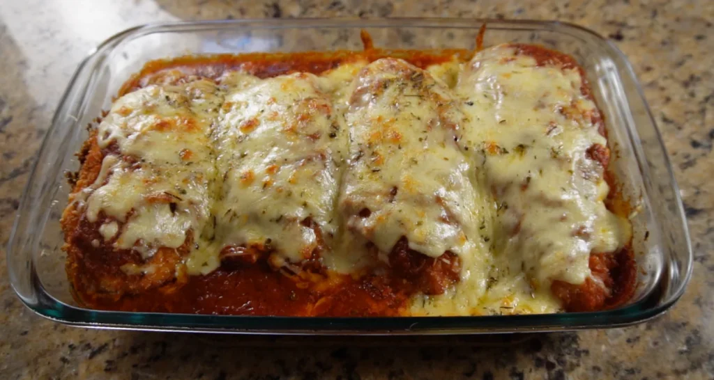 parmegiana de frango recheado com mussarela