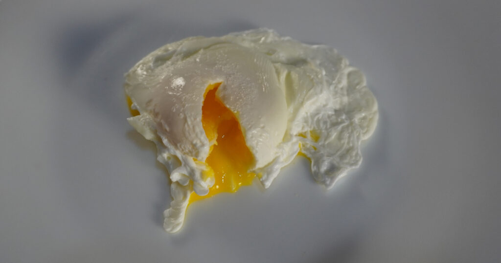 testando receitas resultado ovo pochê direto na água